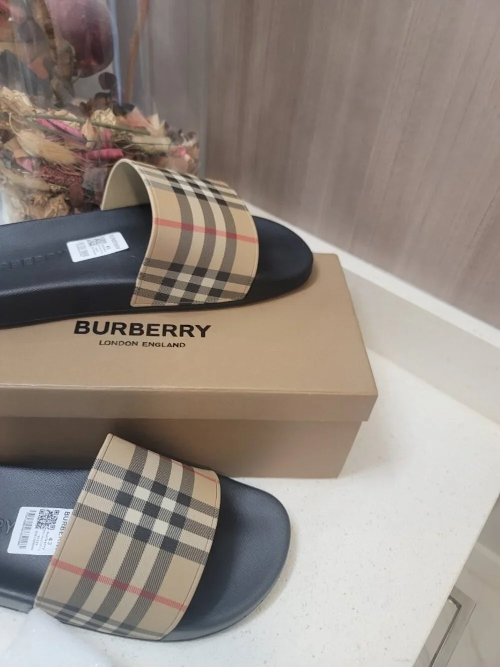 Burberry Check Logo Slide Sandals EU Sz 43 Black/Beige Leather Slip-On New NIB